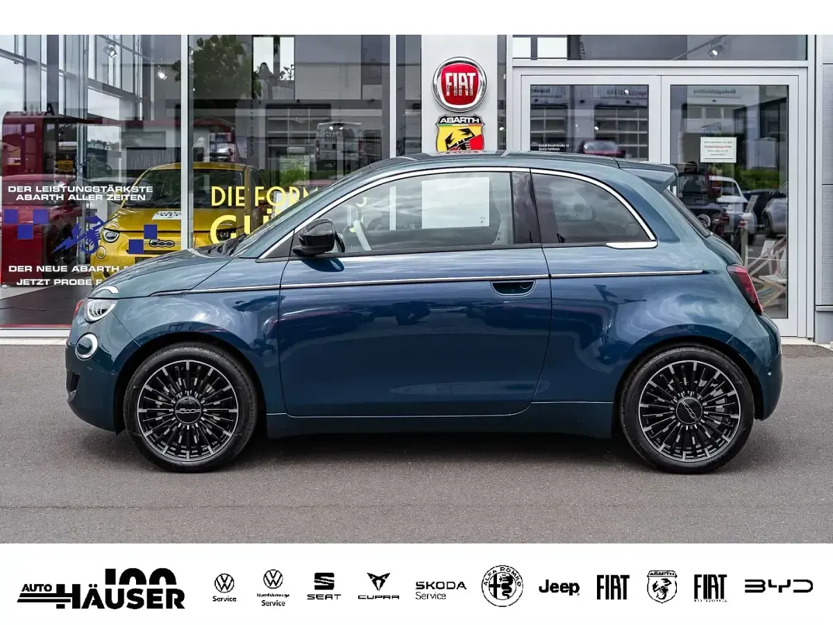 Neu Fiat 500e La Prima 86 kW (118 PS) 2026 Gruen Limousine
