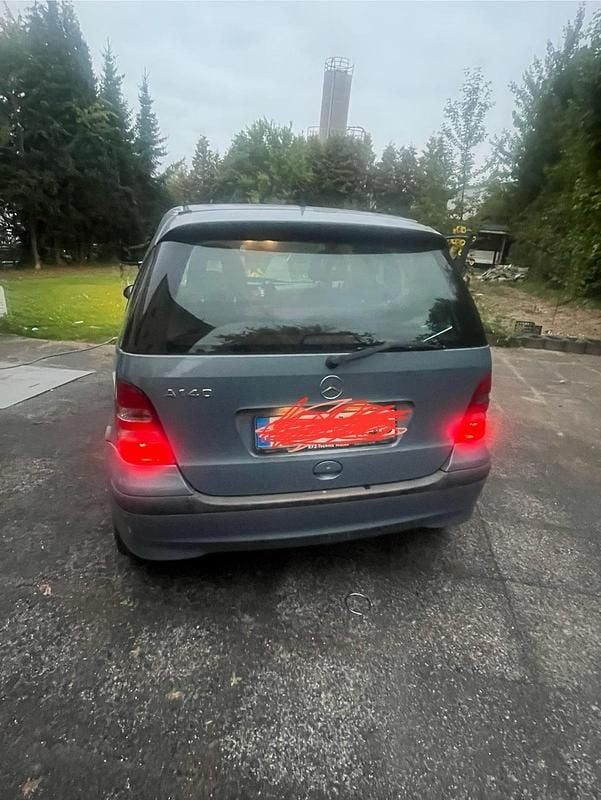 Grau Gebraucht 2002 Mercedes A160 Kleinwagen | 2.300 € (Fairer Preis) - Bild 1/4