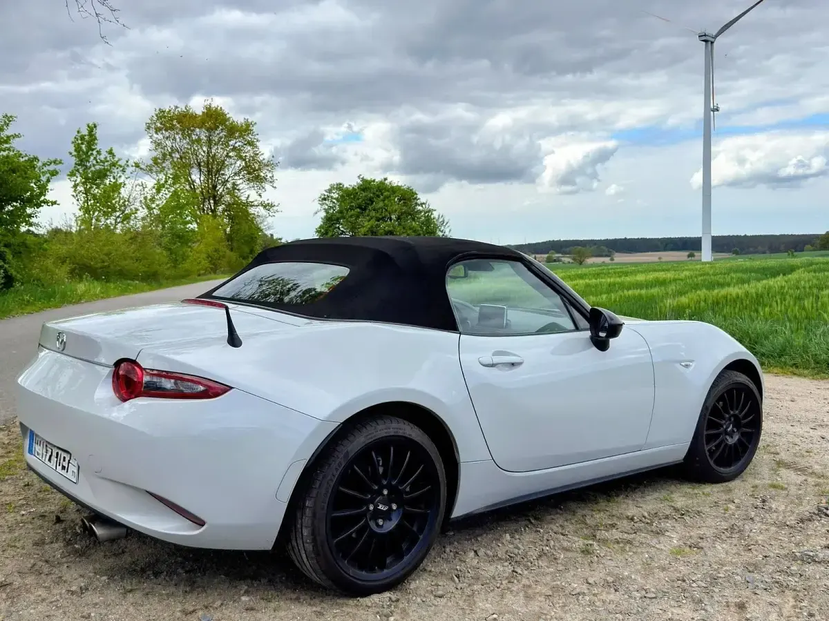 Gebraucht Mazda MX5 131 PS (96 kW) 2016 Weiß Cabrio