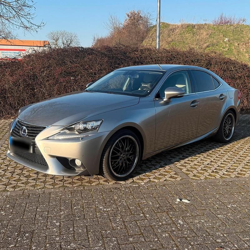 Gebraucht Lexus IS300h 223 PS (164 kW) 2013 Grau Limousine