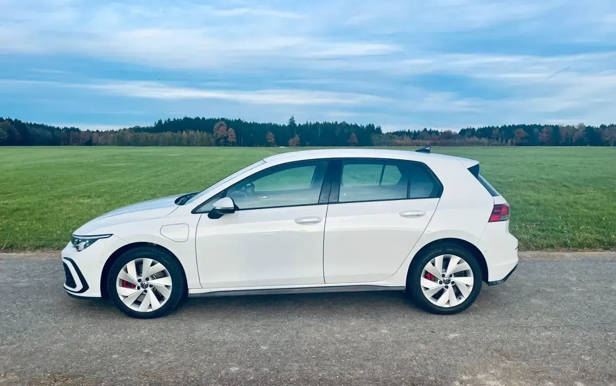 Gebraucht VW Golf VIII GTE 245 PS (180 kW) 2021 Weiß Limousine