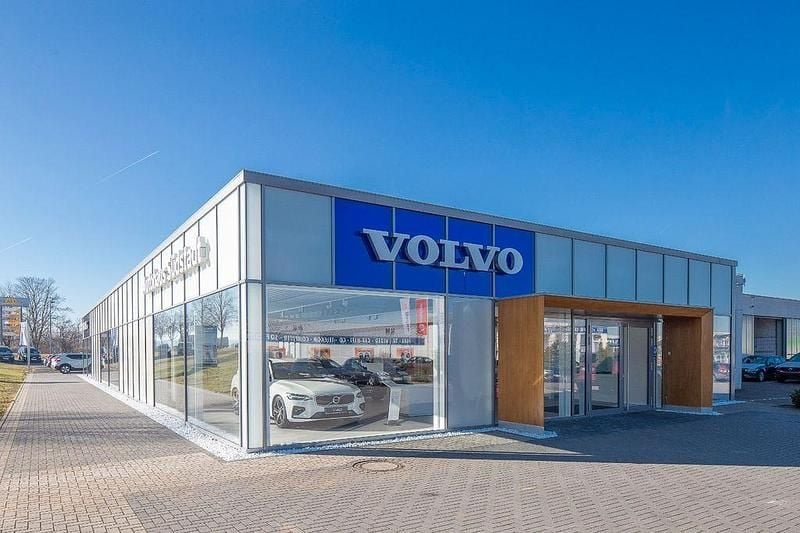 Gebraucht Volvo XC40 Plus 163 PS (119 kW) 2025 Schwarz SUV