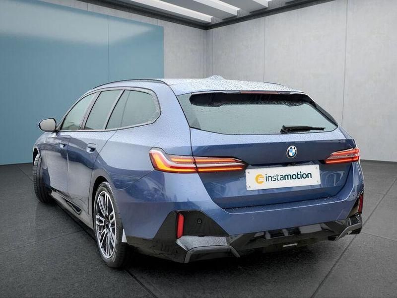 Gebraucht BMW 520 197 PS (144 kW) 2024 Blau Kombi