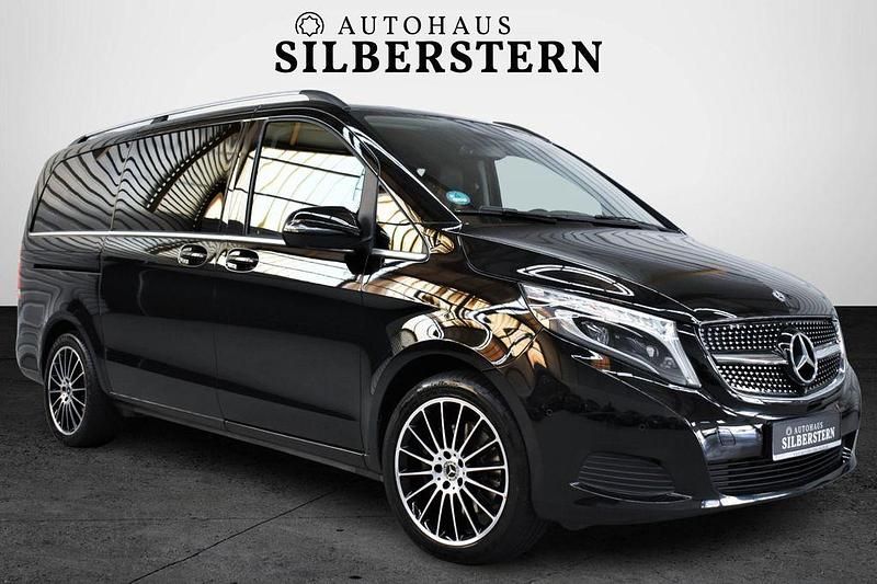 Schwarz Gebraucht 2019 Mercedes V250 Avantgarde Edition Van / Kleinbus | 42.990 € (Fairer Preis) - Bild 1/4