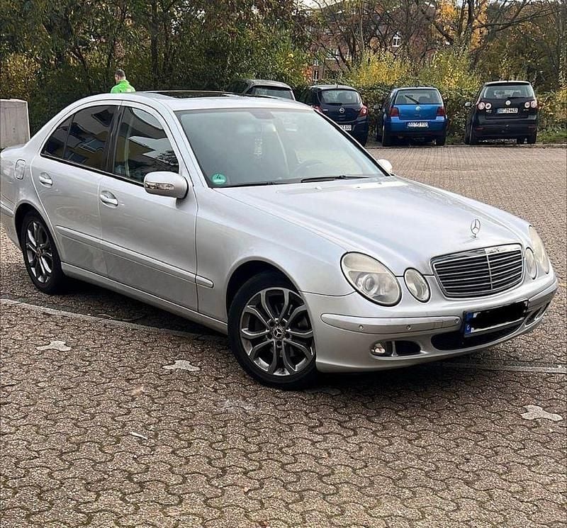 Gebraucht Mercedes E200 163 PS (119 kW) 2007 Silber Limousine