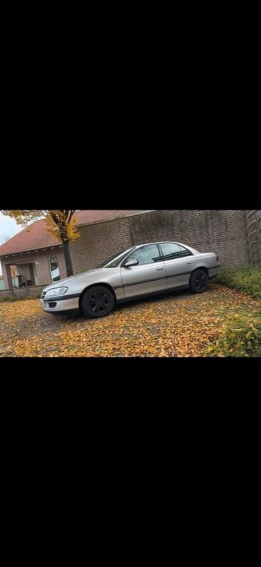 Silber Gebraucht 1998 Opel Omega Limousine | 700 € (Superpreis) - Bild 1/4