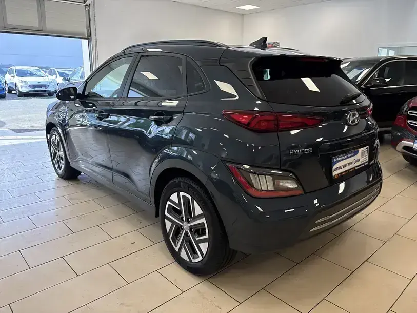 Gebraucht Hyundai Kona Trend 150 kW (204 PS) 2022 Blau SUV