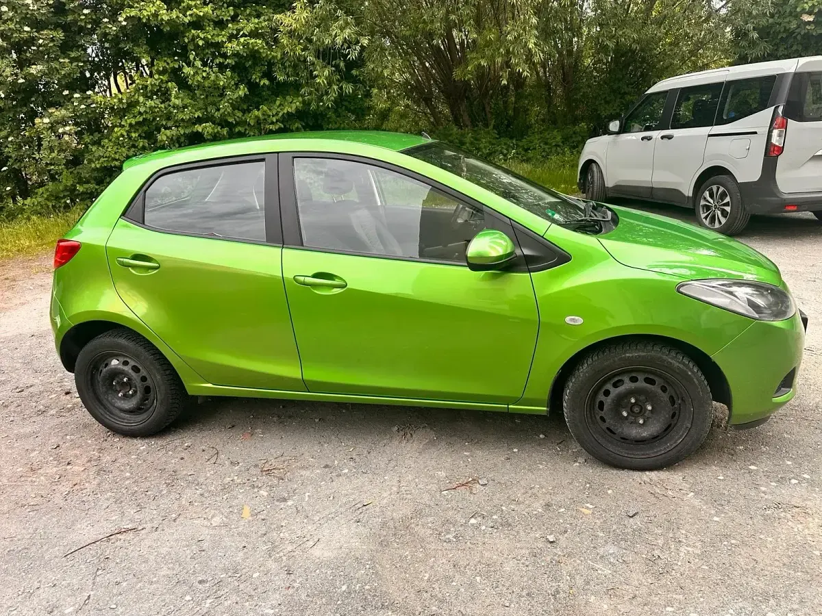 Gebraucht Mazda 2 86 PS (63 kW) 2009 Grün Kleinwagen