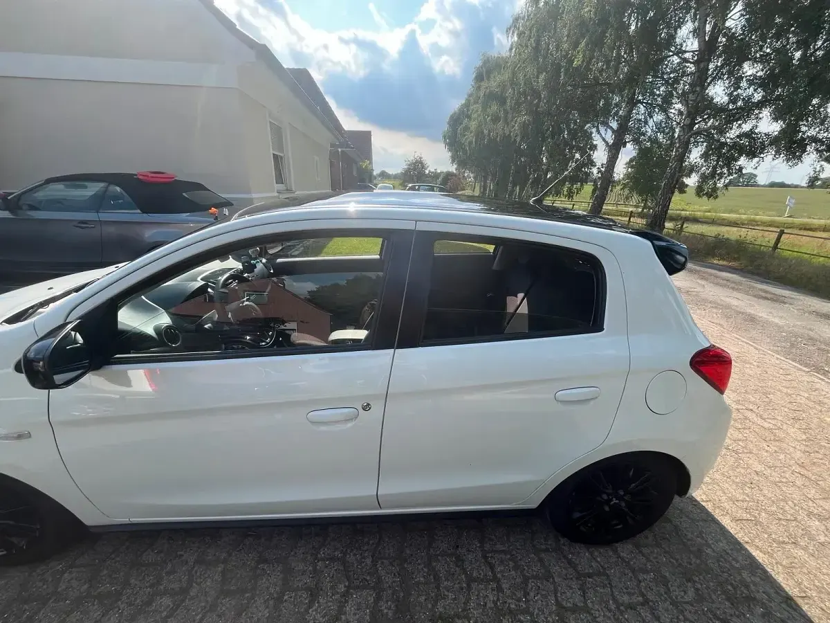 Gebraucht Mitsubishi Space Star Diamant Edition 80 PS (58 kW) 2019 Weiß Kleinwagen