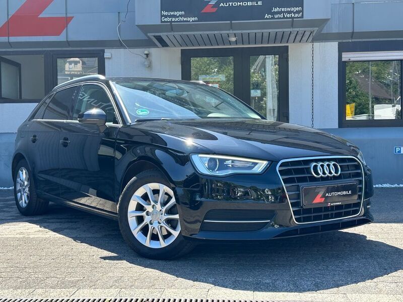 Schwarz Gebraucht 2014 Audi A3 Sportback Attraction Limousine | 8.490 € (Guter Preis) - Bild 1/4