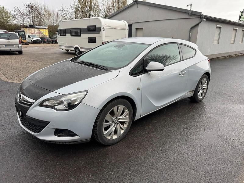 Gebraucht Opel Astra GTC Edition 120 PS (88 kW) 2011 Andere farben Coupé