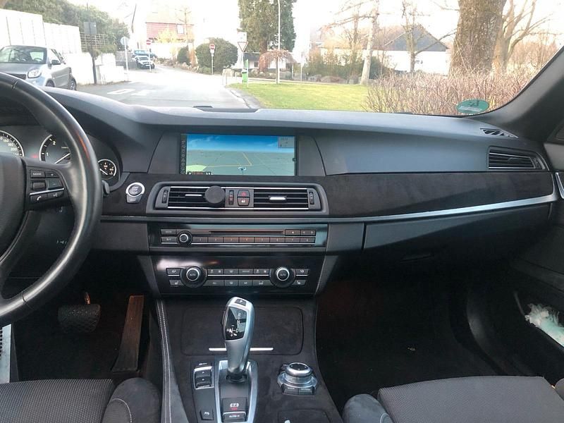 Gebraucht BMW 525 M Sport 218 PS (160 kW) 2012 Schwarz Kombi