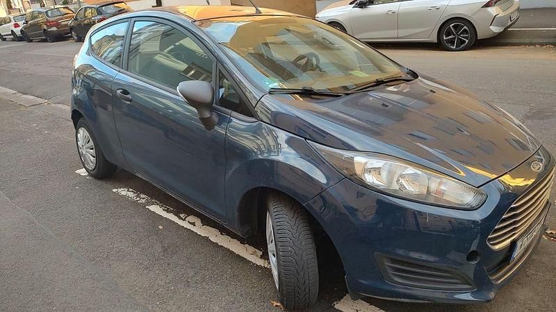 Blau Gebraucht 2014 Ford Fiesta Kleinwagen | 3.900 € (Superpreis) - Bild 1/4