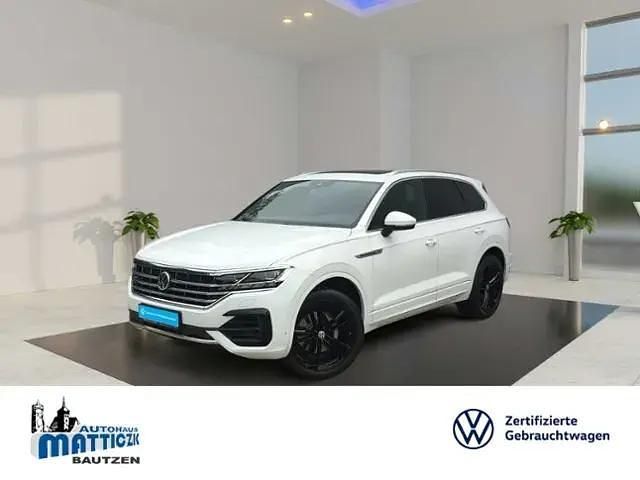 Weiß Gebraucht 2018 VW Touareg R-line SUV | 47.438 € (Etwas zu teuer) - Bild 1/3