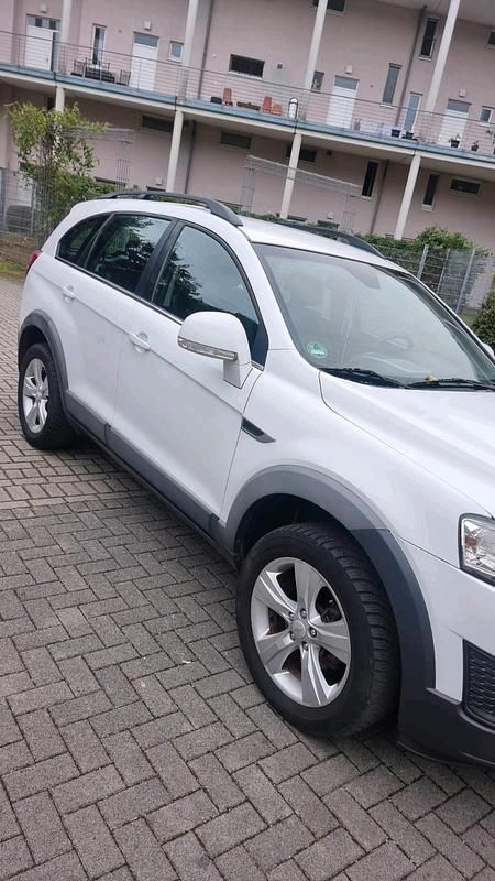 Weiß Gebraucht 2014 Chevrolet Captiva SUV | 7.499 € (Etwas zu teuer) - Bild 1/4