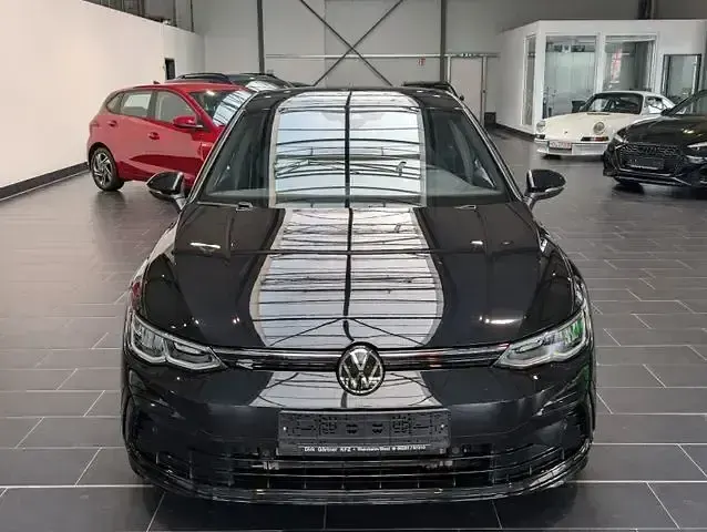 Gebraucht VW Golf VIII R-line 190 PS (139 kW) 2023 Schwarz Limousine
