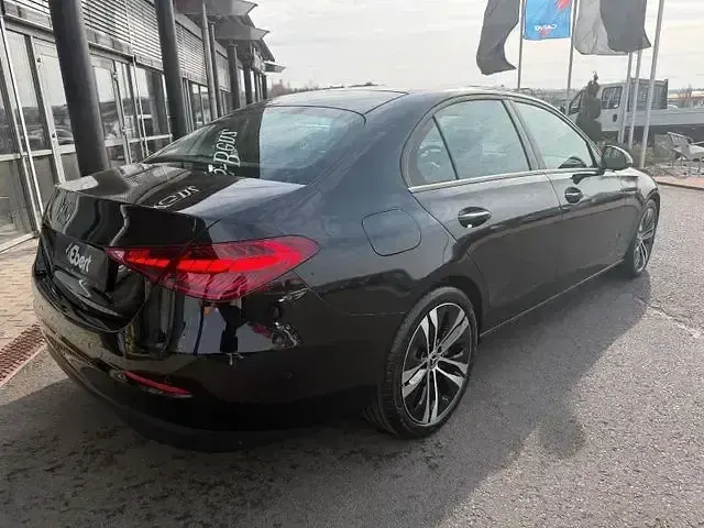 Gebraucht Mercedes 200 163 PS (119 kW) 2023 Obsidianschwarz (metallic) Limousine
