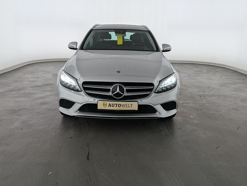 Gebraucht Mercedes C220 Avantgarde 194 PS (142 kW) 2019 Iridiumsilber Limousine