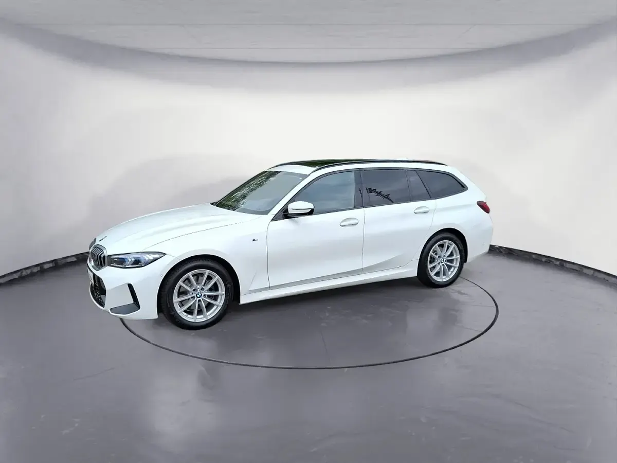 Gebraucht BMW 320 M Sport 190 PS (139 kW) 2024 Weiß Kombi