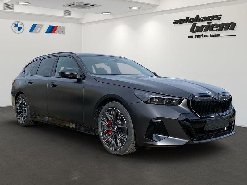 Gebraucht BMW 540 M Sport 286 PS (210 kW) 2025 Frozen deep grey metallic Kombi