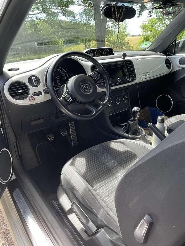 Gebraucht VW Beetle Design 140 PS (102 kW) 2013 Kleinwagen