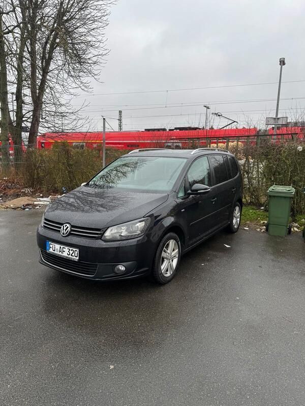 Schwarz Gebraucht 2013 VW Touran Comfortline Van / Kleinbus | 6.900 € (Superpreis) - Bild 1/4