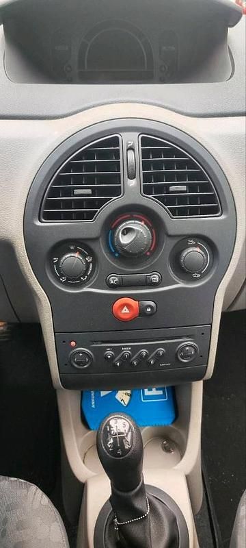 Używany Renault Modus 75 KM (55 kW) 2005 Czarny Minivan