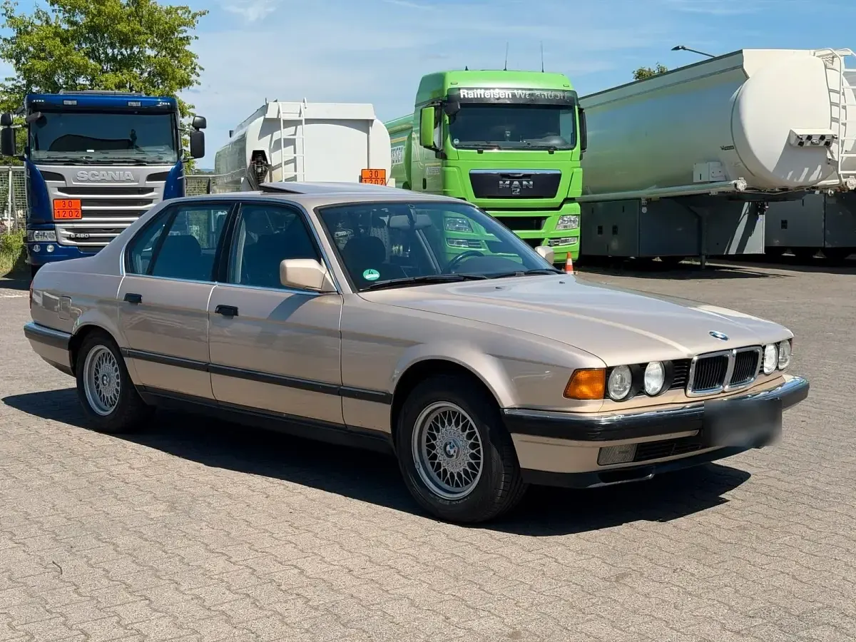 Brugt BMW 740 286 HK (210 kW) 1992 Guld Sedan