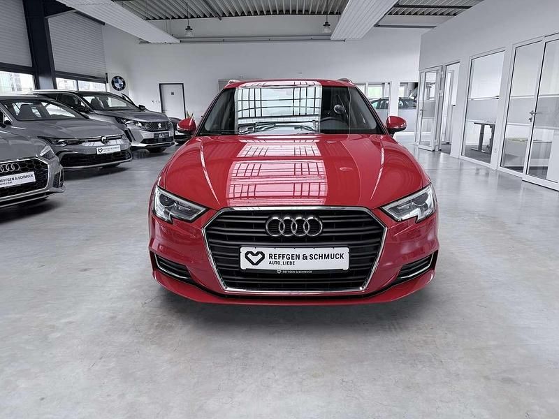 Gebraucht Audi A3 Design 150 PS (110 kW) 2018 Rot Limousine