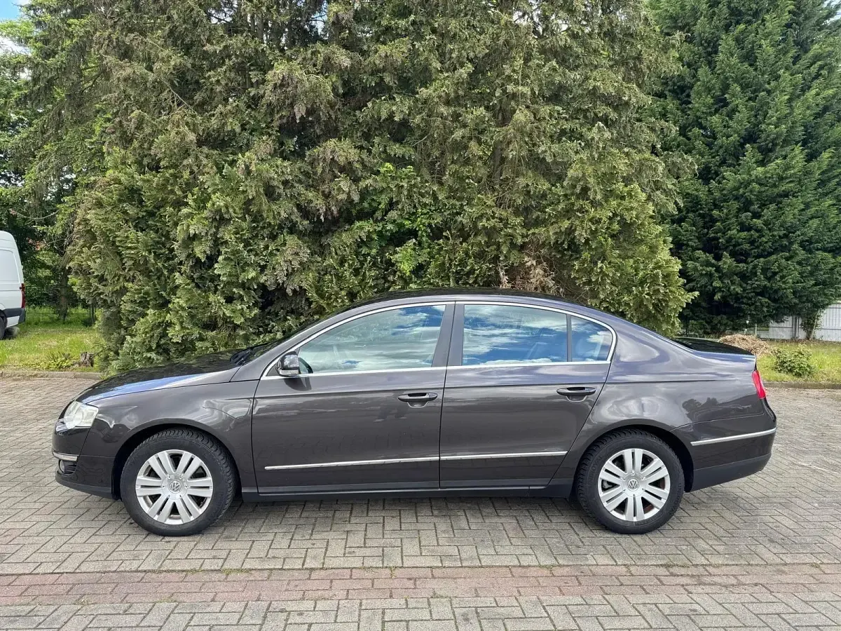 Gebraucht VW Passat 148 PS (108 kW) 2005 Braun Limousine