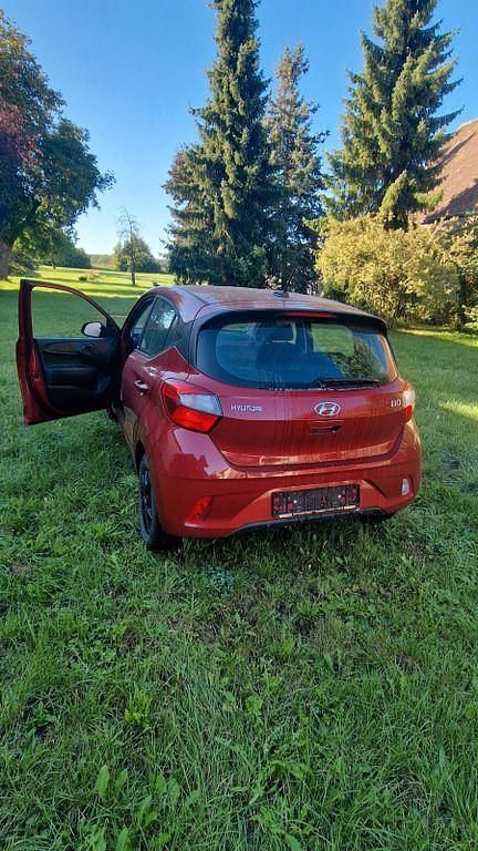Rot Gebraucht 2020 Hyundai i10 Select Kleinwagen | 9.200 € (Fairer Preis) - Bild 1/4