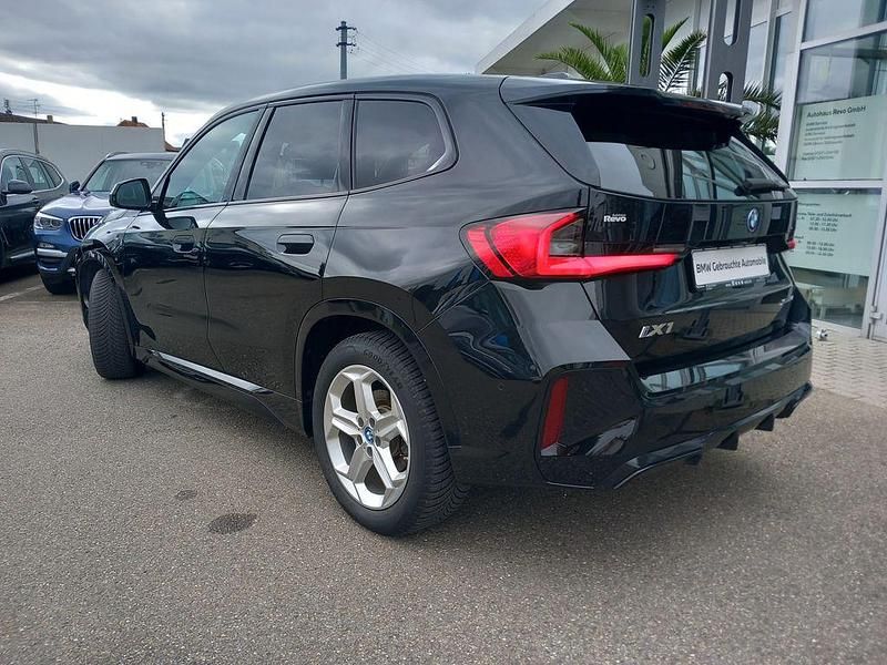 Gebraucht BMW iX1 M Sport 230 kW (313 PS) 2024 Black sapphire metallic SUV