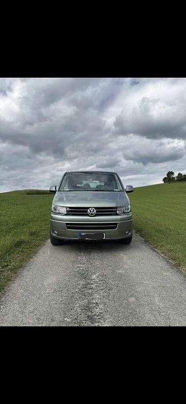 Second-hand VW Multivan Highline 179 CP (131 kW) 2011 Monovolum