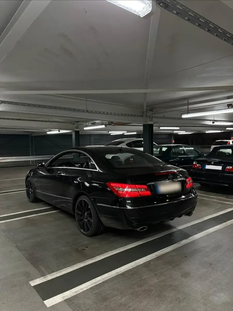Gebraucht Mercedes E350 AMG 231 PS (169 kW) 2010 Schwarz Coupé