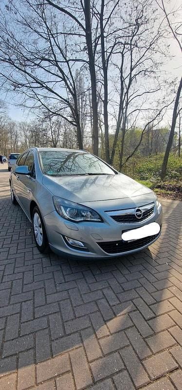 Gebraucht Opel Astra 145 PS (106 kW) 2012 Grau Kombi
