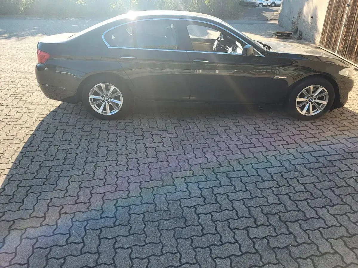 Gebraucht BMW 530 Luxury Line 258 PS (189 kW) 2012 Schwarz Limousine