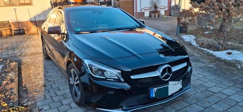 Gebraucht Mercedes CLA220 Shooting Brake AMG 177 PS (130 kW) 2017 Schwarz Kombi