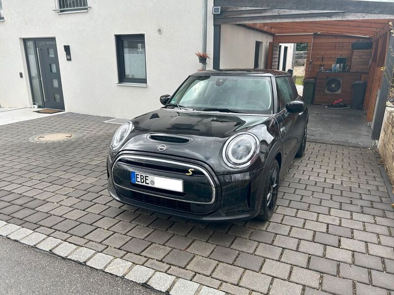 Schwarz Gebraucht 2023 Mini Cooper SE Classic Kleinwagen | 19.500 € (Guter Preis) - Bild 1/4