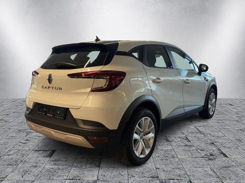 Second-hand Renault Captur Evolution 140 CP (102 kW) 2023 Alb SUV