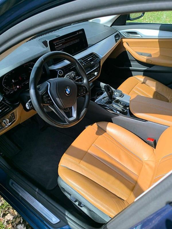 Gebraucht BMW 520 190 PS (139 kW) 2021 Blau Kombi