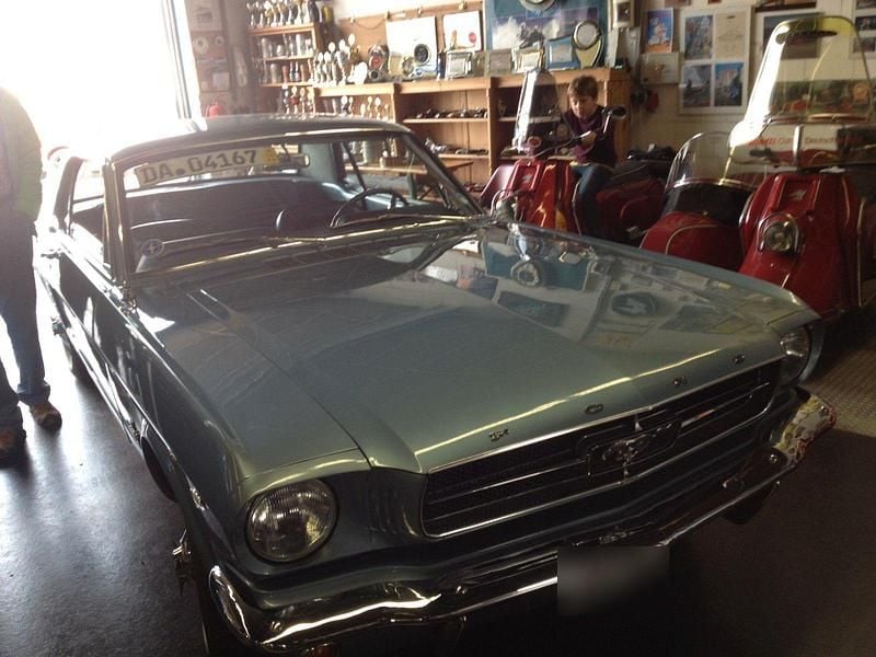 Second-hand Ford V8 190 CP (139 kW) 1965 Albastru Coupe