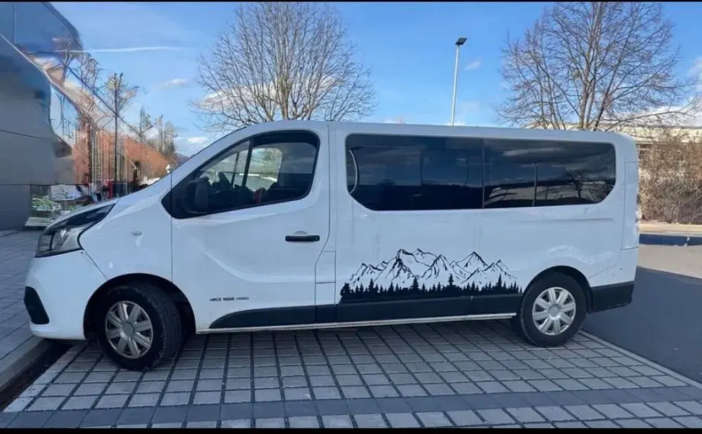 Second-hand Renault Trafic 109 CP (80 kW) 2016 Alb Monovolum