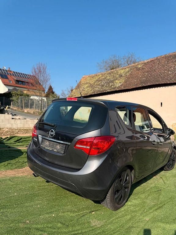 Gebraucht Opel Meriva Innovation 140 PS (102 kW) 2011 Grau Van / Kleinbus