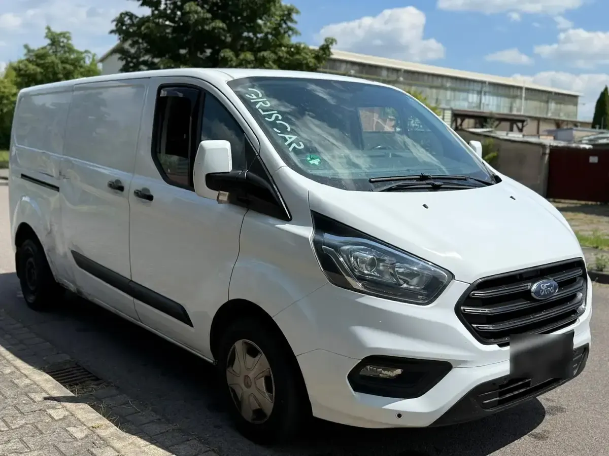 Gebraucht Ford Transit Custom 131 PS (96 kW) 2019 Weiß Van / Kleinbus