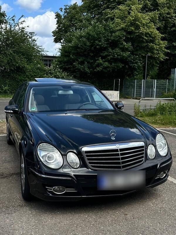 Schwarz Gebraucht 2008 Mercedes E220 Limousine | 6.000 € (Etwas zu teuer) - Bild 1/4