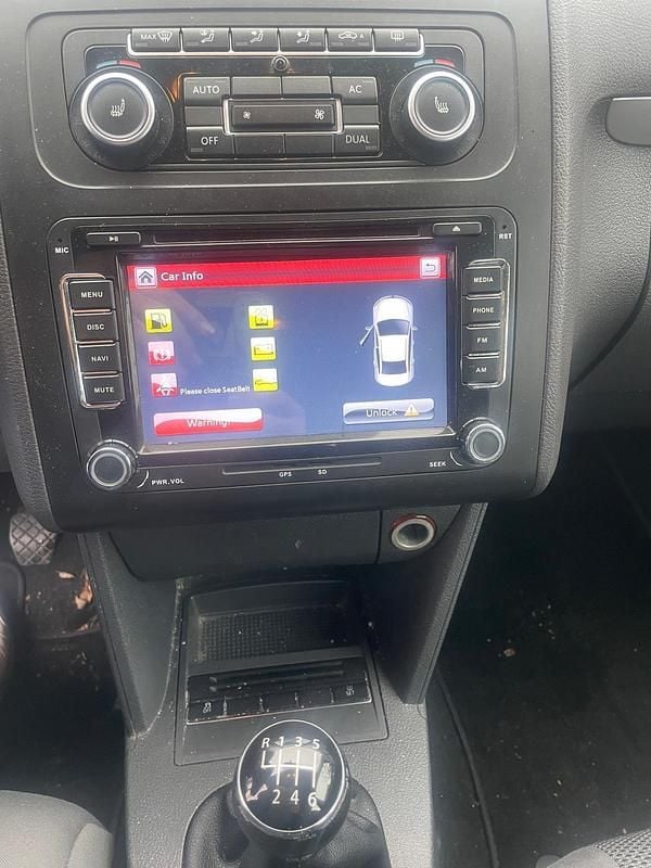 Gebraucht VW Touran 105 PS (77 kW) 2012 Schwarz Van / Kleinbus