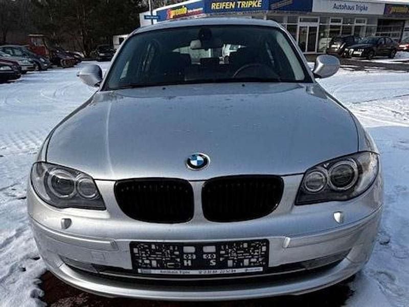 Gebraucht BMW 116 122 PS (89 kW) 2011 Titansilber metallic Kleinwagen