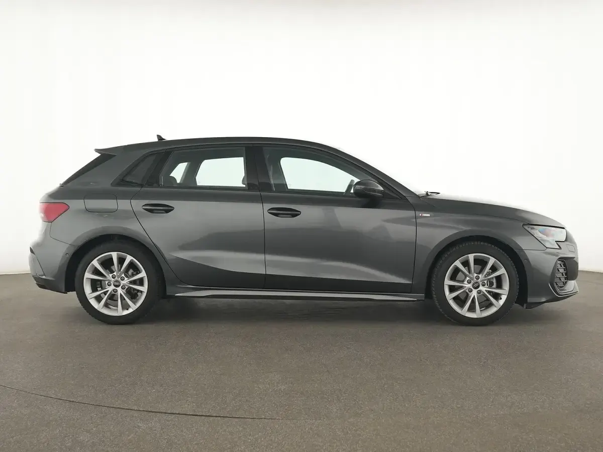 Gebraucht Audi A3 S-Line 150 PS (110 kW) 2025 Daytonagrau Limousine
