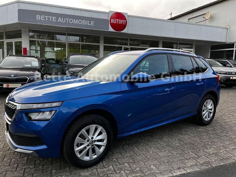 Blau Gebraucht 2023 Skoda Kamiq Ambition SUV | 19.980 € (Fairer Preis) - Bild 1/3