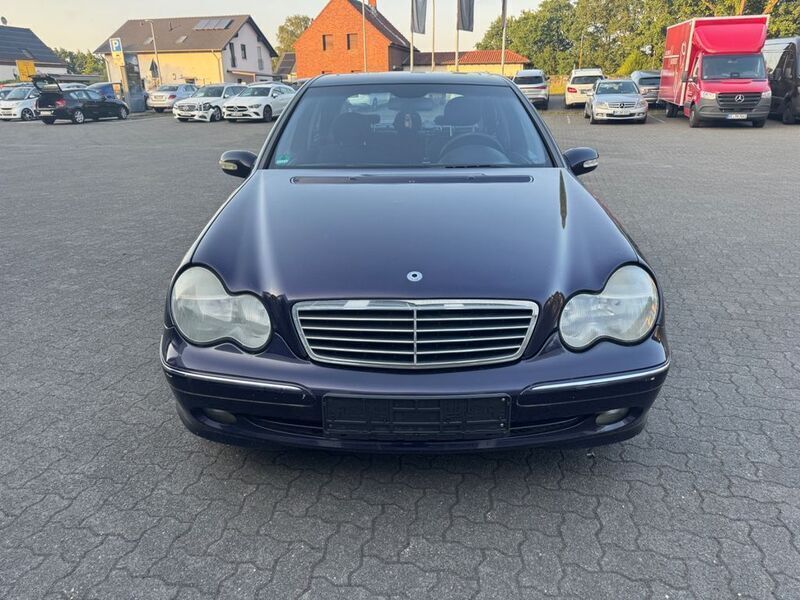 Blau Gebraucht 2000 Mercedes C220 Avantgarde Limousine | 2.999 € (Fairer Preis) - Bild 1/4